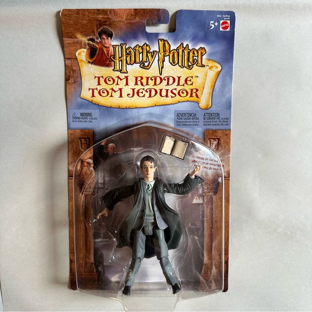 NIB Tom Riddle Harry Potter Glow in Dark Action Figure Voldemort